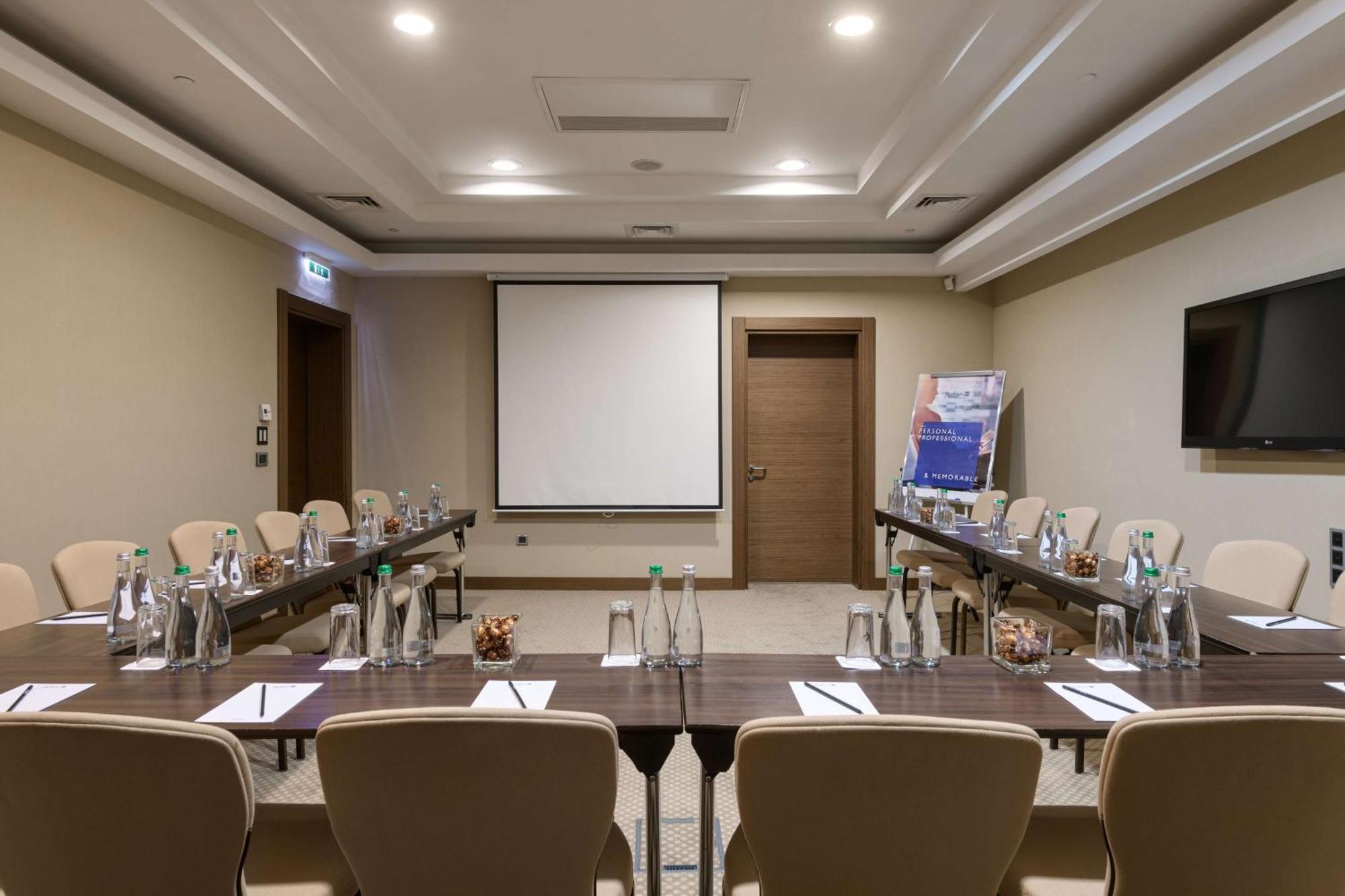 Radisson Blu Hotel, Kyiv Podil City Centre المظهر الخارجي الصورة